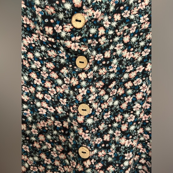 Maurice’s floral button front skirt, size 18w - Picture 2 of 5